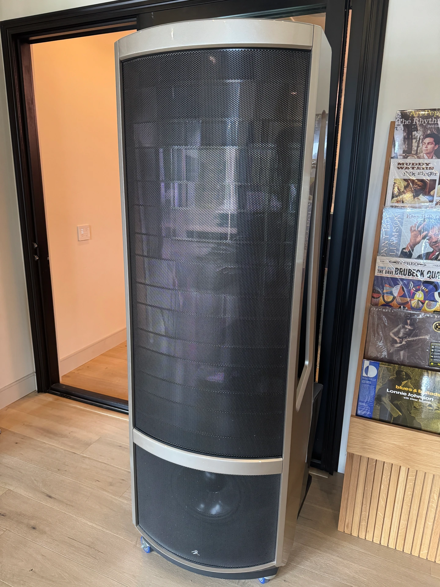 Martin Logan Neolith — Floorstanding Speakers