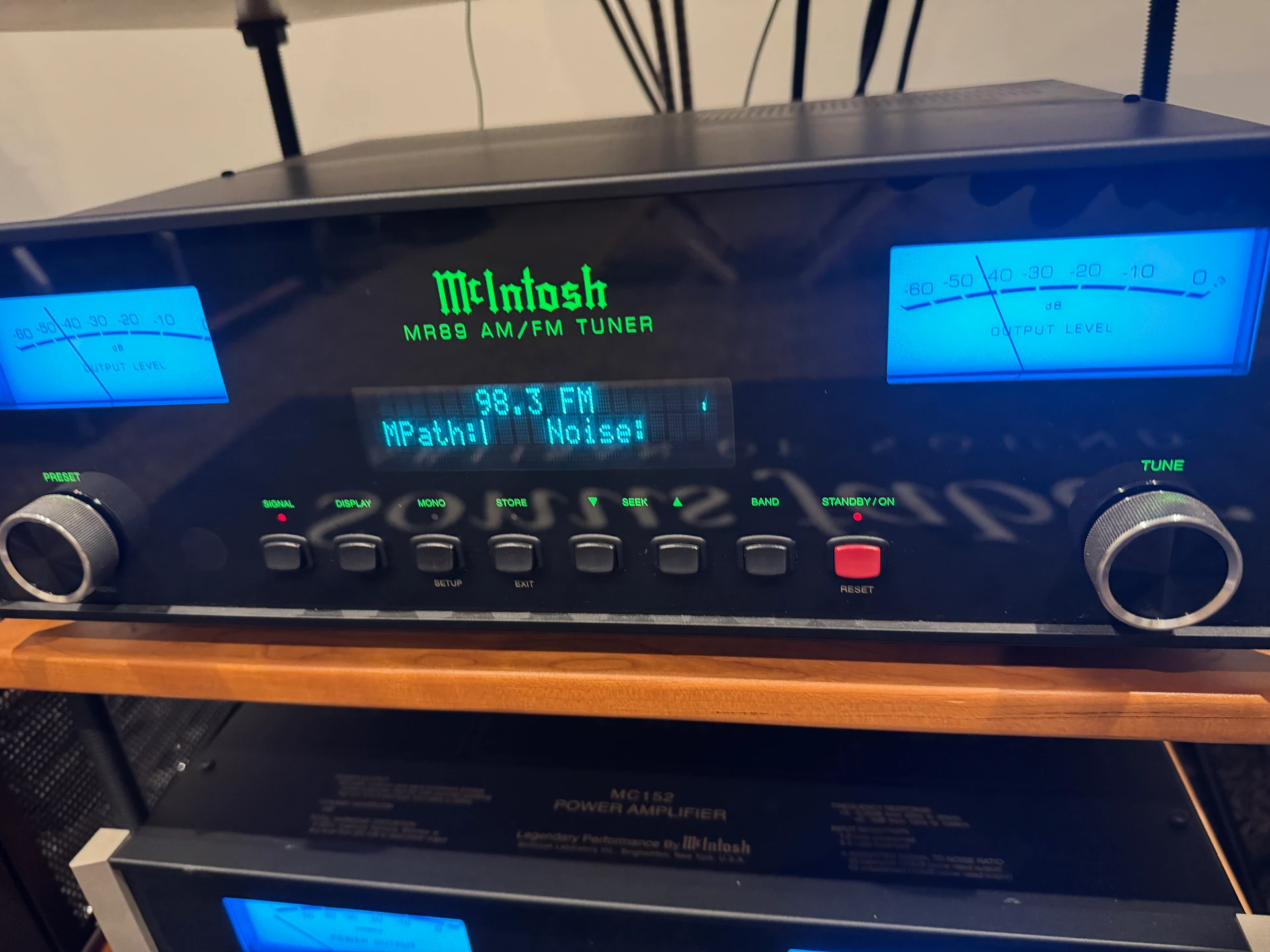 McIntosh MR89 — FM Tuner