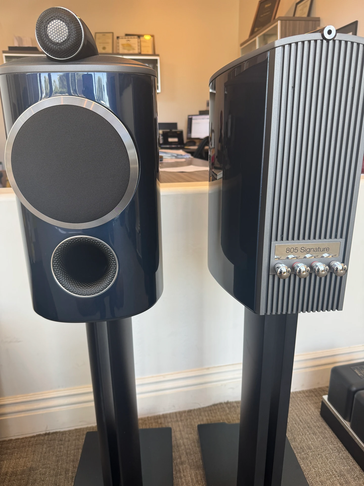 Bowers & Wilkins 805 D4 Signature — Bookshelf / Monitor Speakers